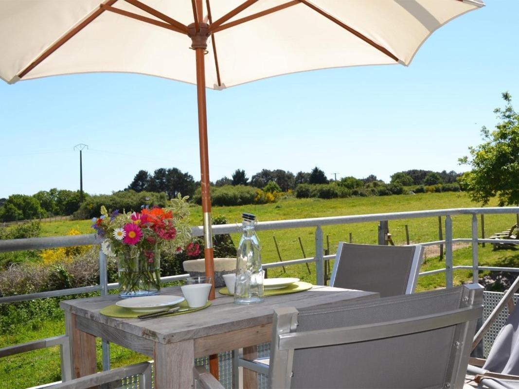 Gites & Tiny Houses Les Hauts De Toulvern Baden Room photo