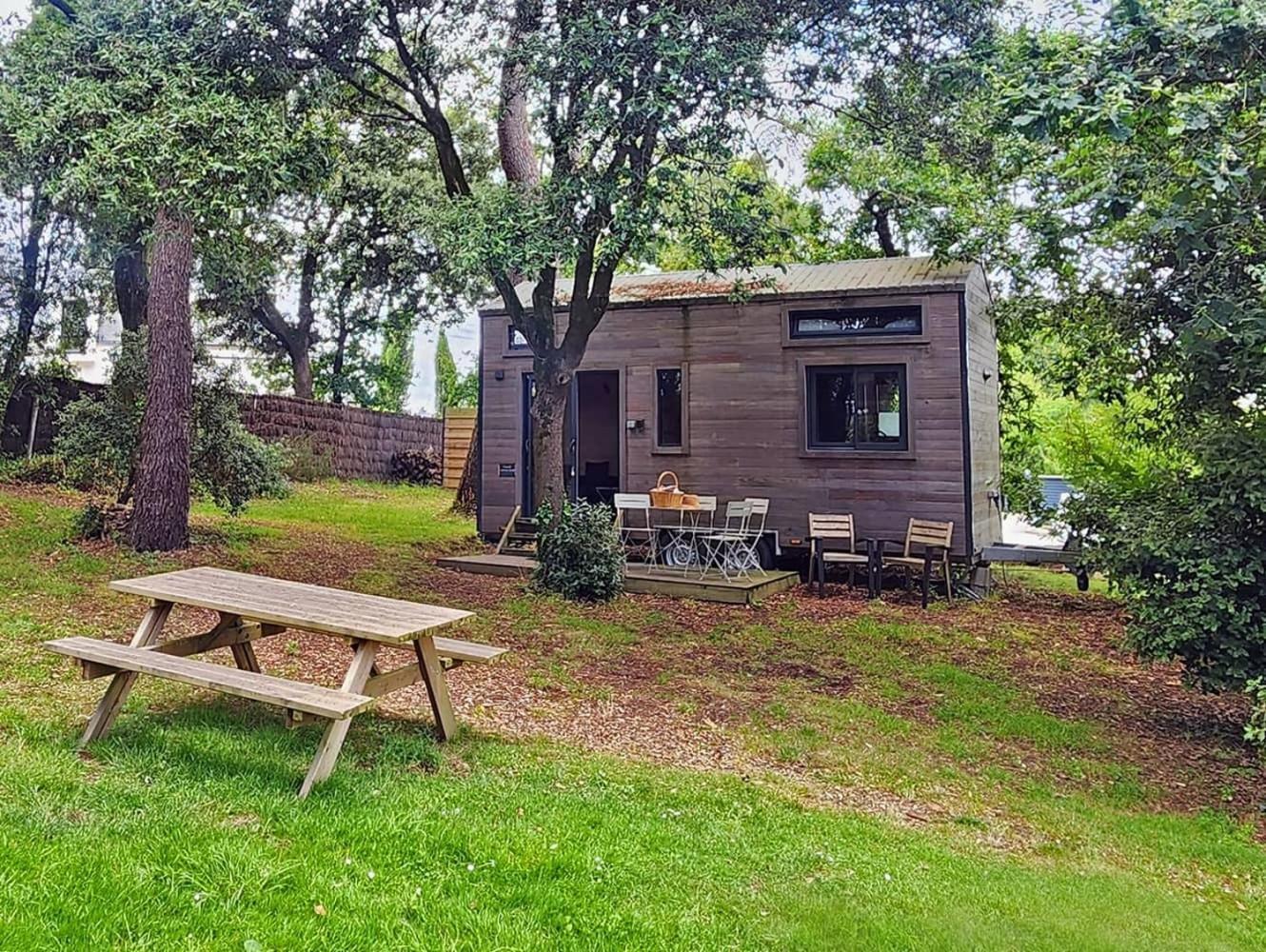 Gites & Tiny Houses Les Hauts De Toulvern Baden Room photo