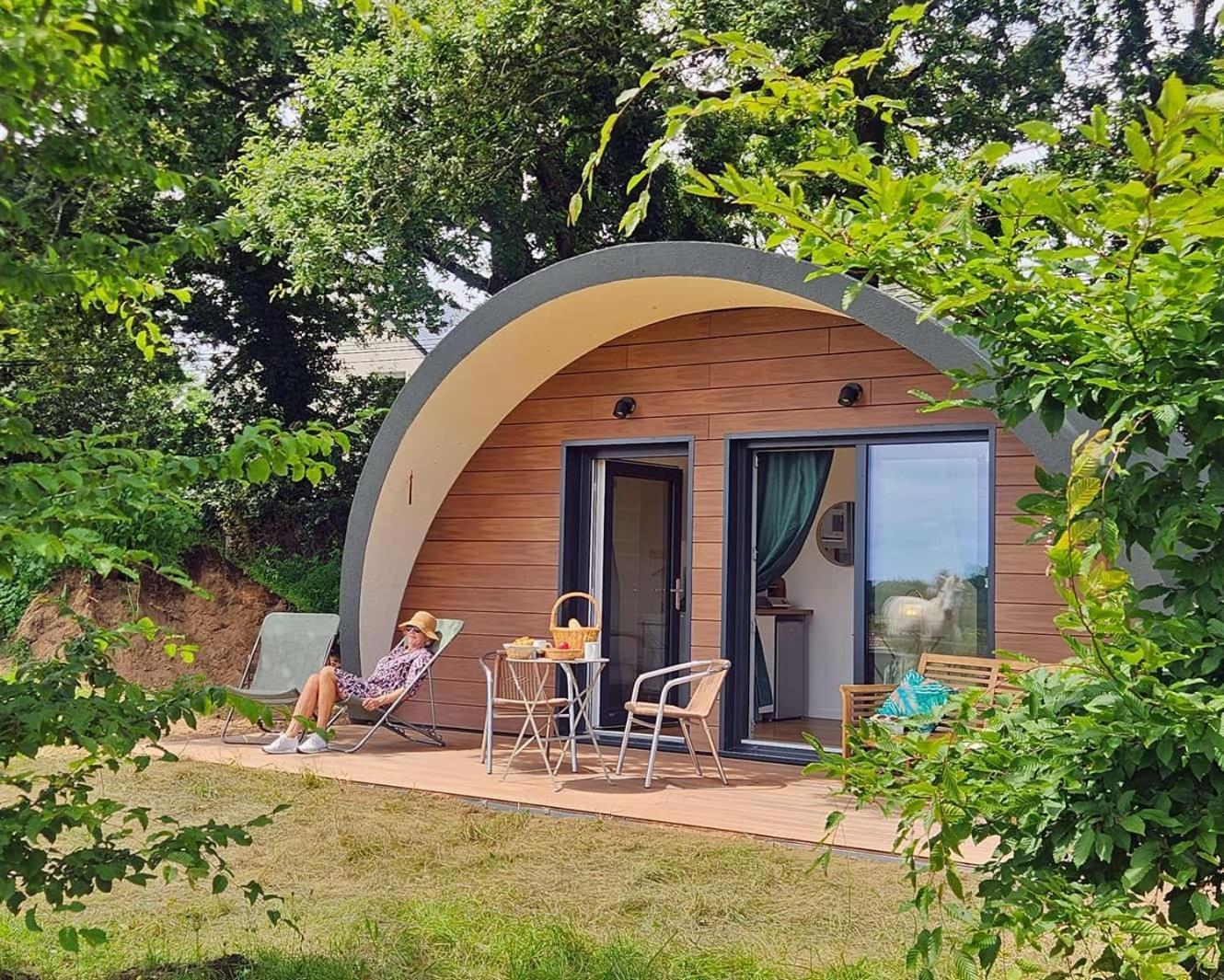 Gites & Tiny Houses Les Hauts De Toulvern Baden Room photo