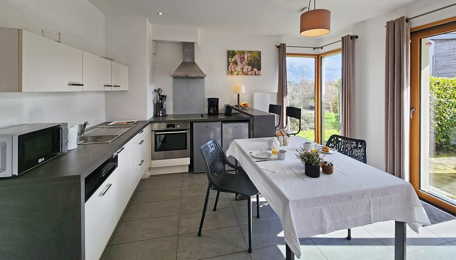 Gites & Tiny Houses Les Hauts De Toulvern Baden Room photo